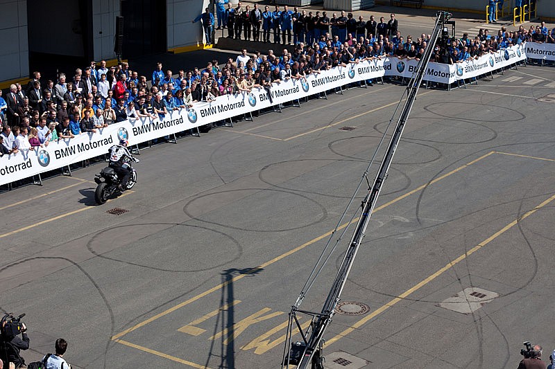 Chris Pfeiffer, exibición en fábrica BMW en Berlín celebrando la moto 2.000.000