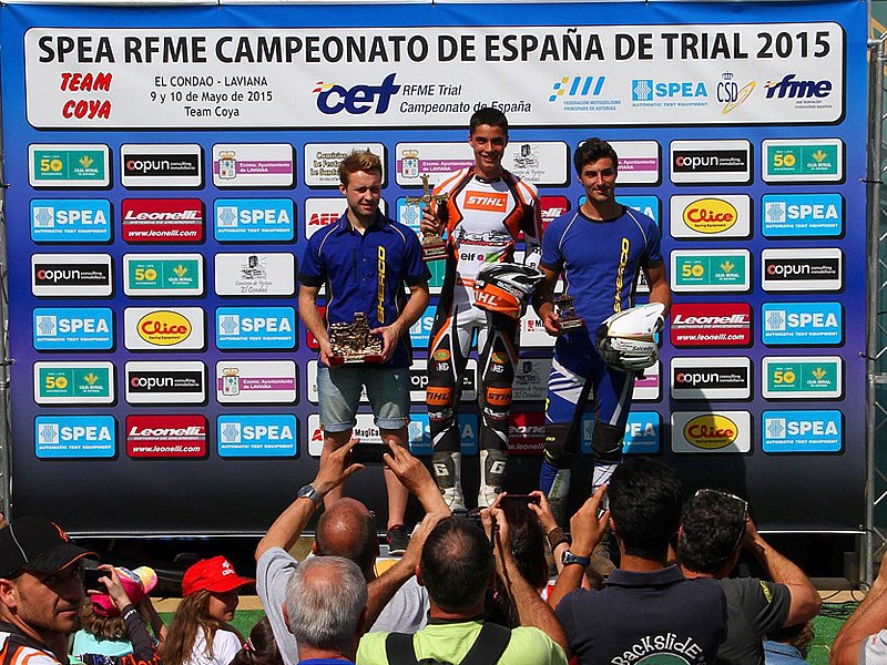 Riba, Méndez y Salcedo en el podio de TR2.
