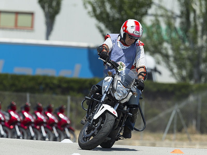 La Honda NC700S es una de las motos para los cursos del HIS