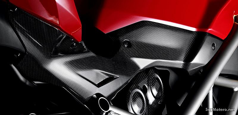 Ducati Streetfighter - Tapas de carbono laterales