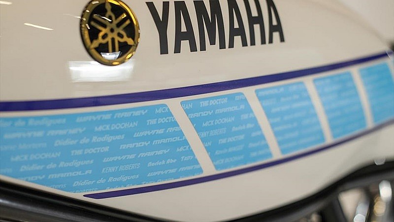 Yamaha SR400 by Krugger Motorcycles - detalle pintura