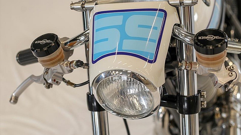 Yamaha SR400 by Krugger Motorcycles - Faro