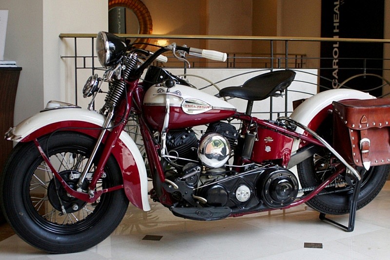 En Barcelona Harley Days se hizo una reproducción de madera de la cabaña donde se fabricó la primera Harley-Davidson.