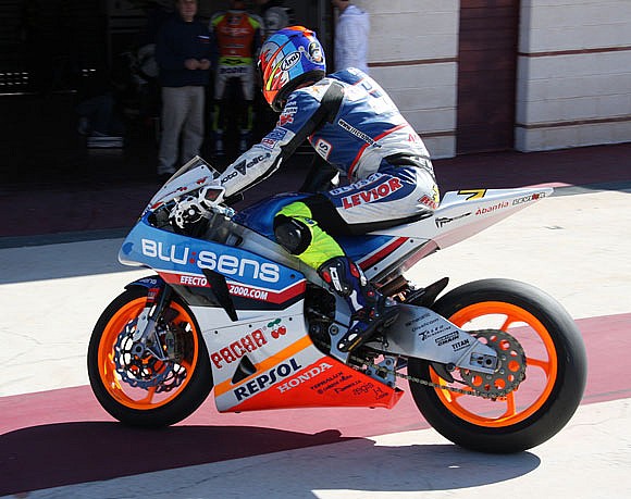 equipo BQR probando neumáticos de moto Dunlop con su Moto2, Circuito de Albacete