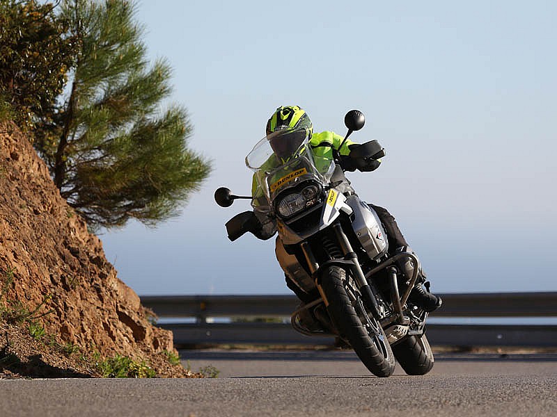 El sistema de construcción de la banda de rodadura del Dunlop TrailSmart reduce el aumento excesivo del calor
