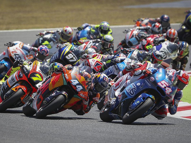 Los pilotos de Moto2 se la juegan en Montmeló