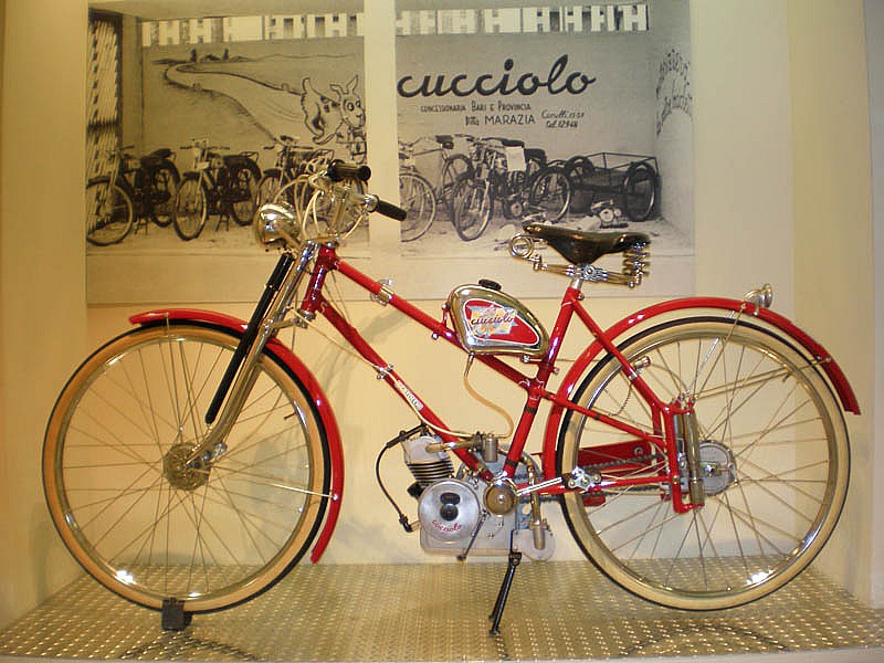 La Ducati Cucciolo fue la primera Ducati de la historia y se fabricó entre 1946 y 1958