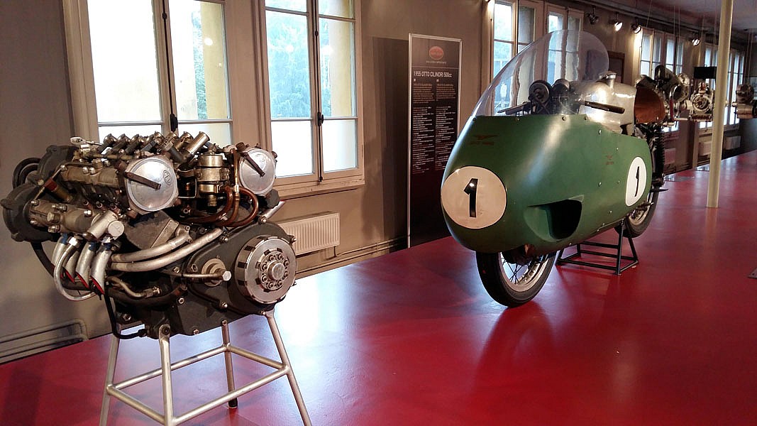 Moto Guzzi V8 GP (1955-1957)