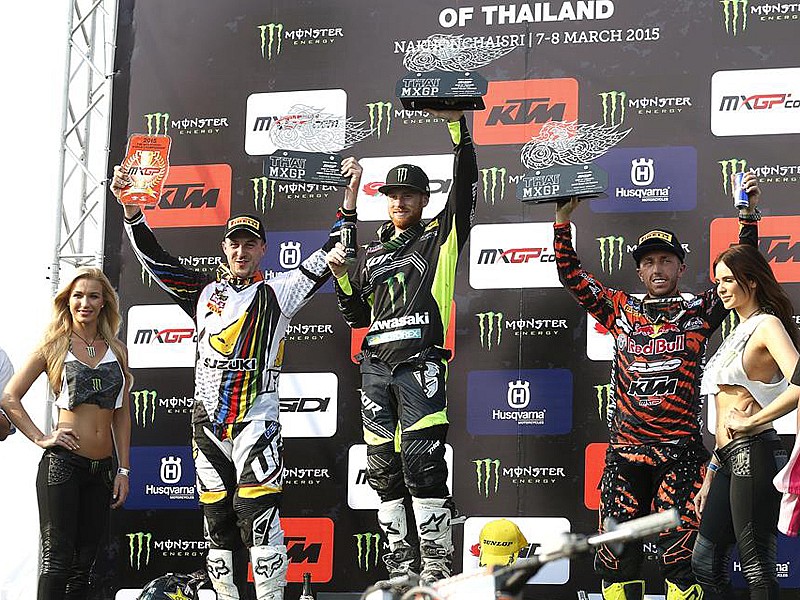 Villopoto, Desalle y Cairoli subieron al podio de MXGP en Tailandia.