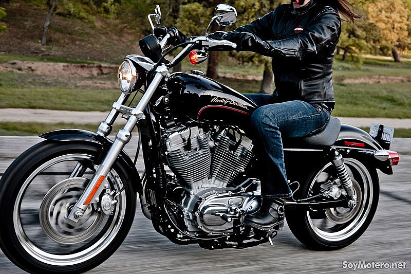 Harley-Davidson XL883L Superlow - avance de 145 mm