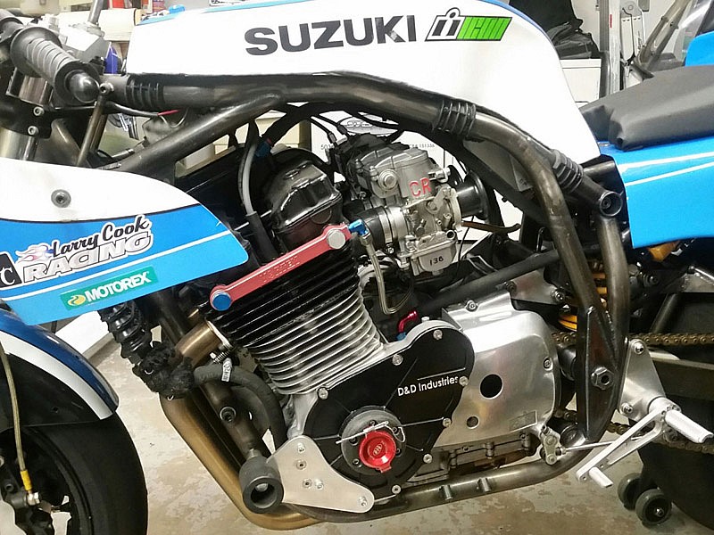 El motor de la Suzuki XR69 entrega más de 170 CV