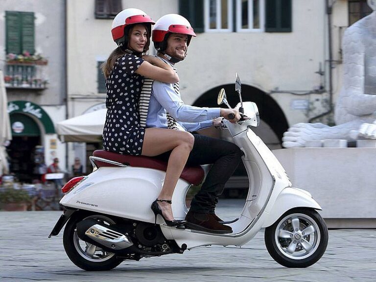 Vespa Back Rider Vespa Back: la forma más genuina de conducir una Vespa