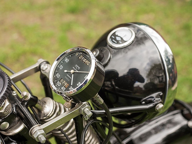 Velocette V-twin - velocímetro