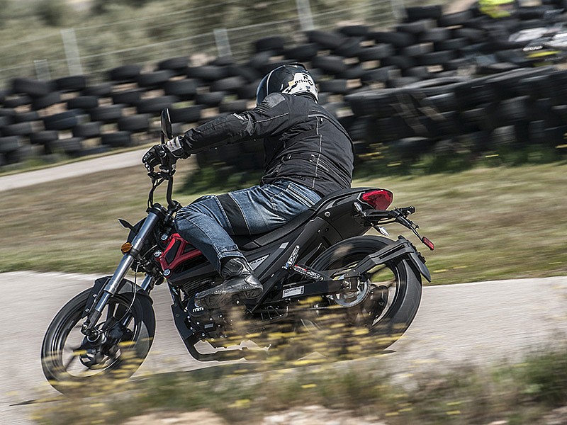 El modelo naked 125 de MITT.
