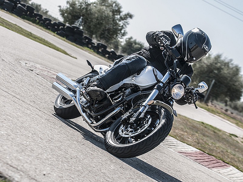 La custom 125 de MITT en acción.