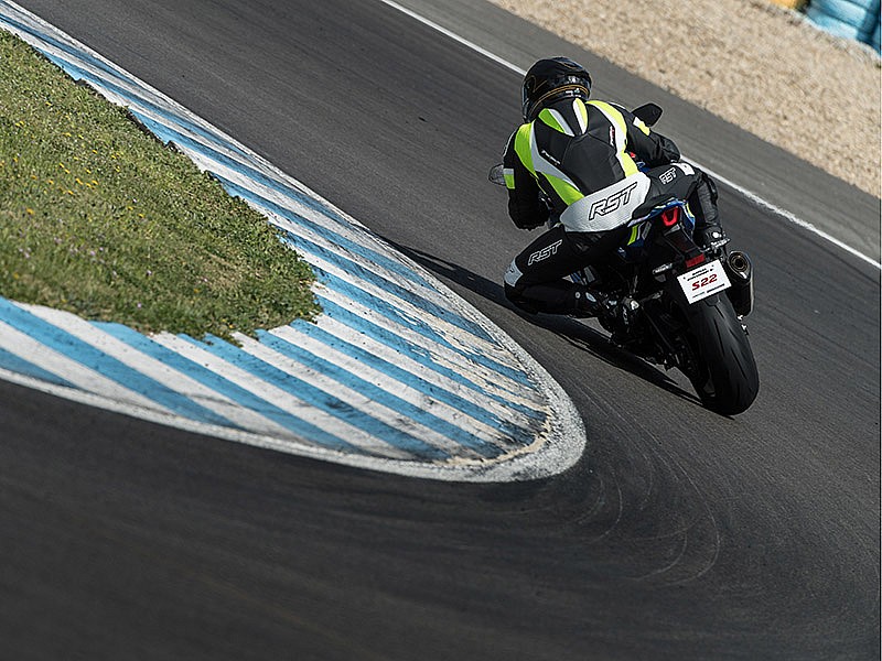 bridgestone_battlax_hypersport_s22_2019_06