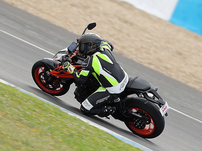 bridgestone_battlax_hypersport_s22_2019_12
