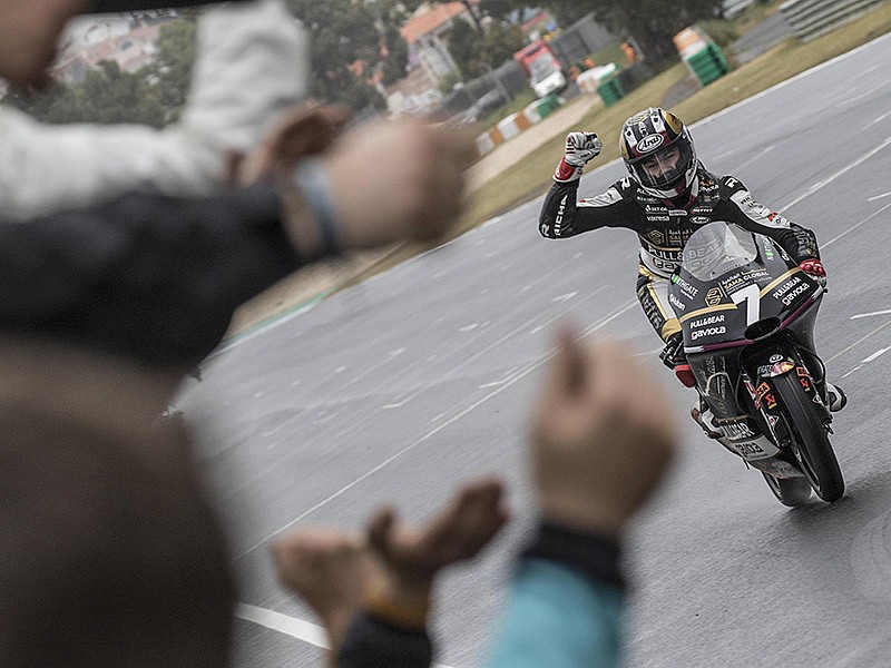 Xavi Artigas se hizo con la victoria en Moto3