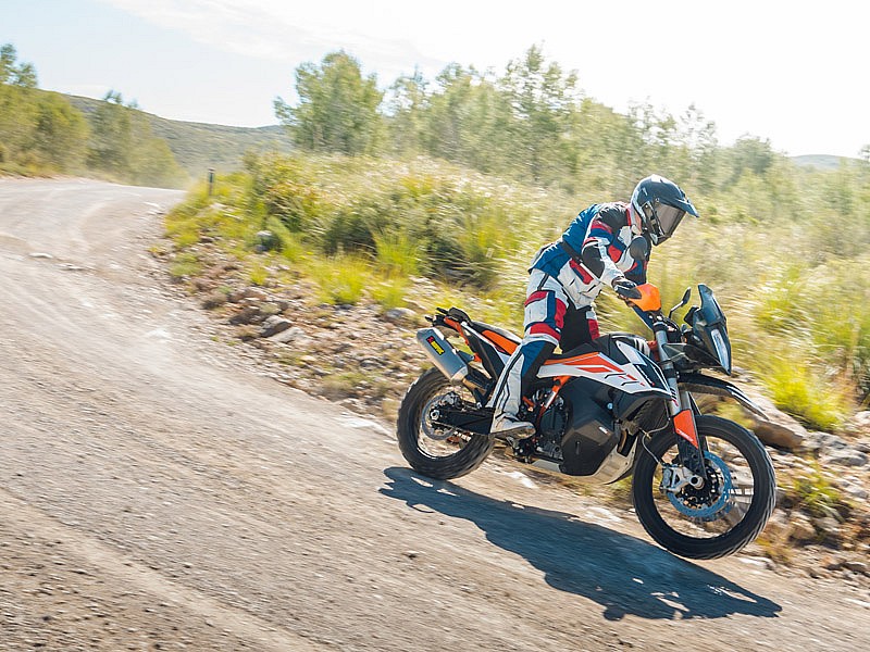 La KTM 790 Adventure R dispone de modo de conducción Rally