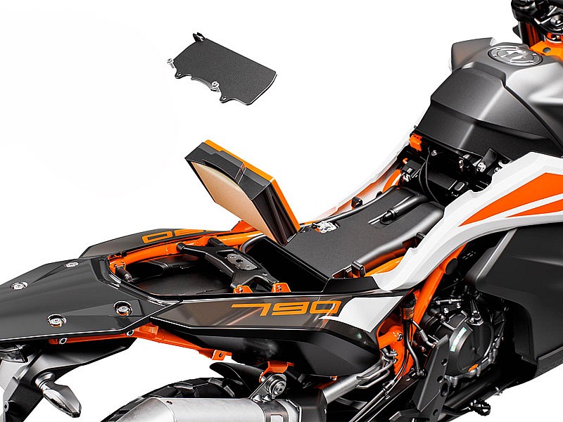 Fácil acceso al filtro del aire en la KTM 790 Adventure/R