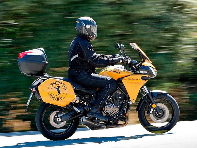 neumático_continental_contiroadattack_3_yamaha_03
