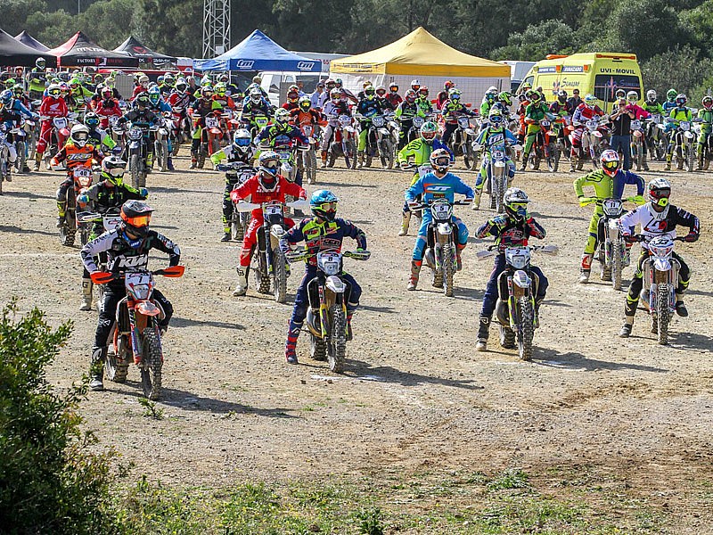 Instantes previos a la salida del RFME Cross Country de Jerez 2019
