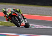 El italiano afirma que Aprilia está trabajando bien