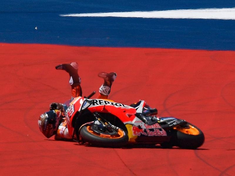 Domenicali cree que la caída de Márquez fue por la presión