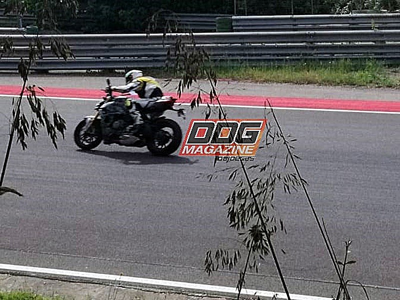 La Ducati Streetfighter V4 de de pruebas