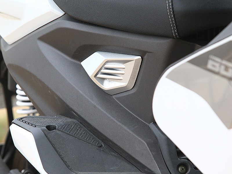MX Motor Bolt 125, detalle