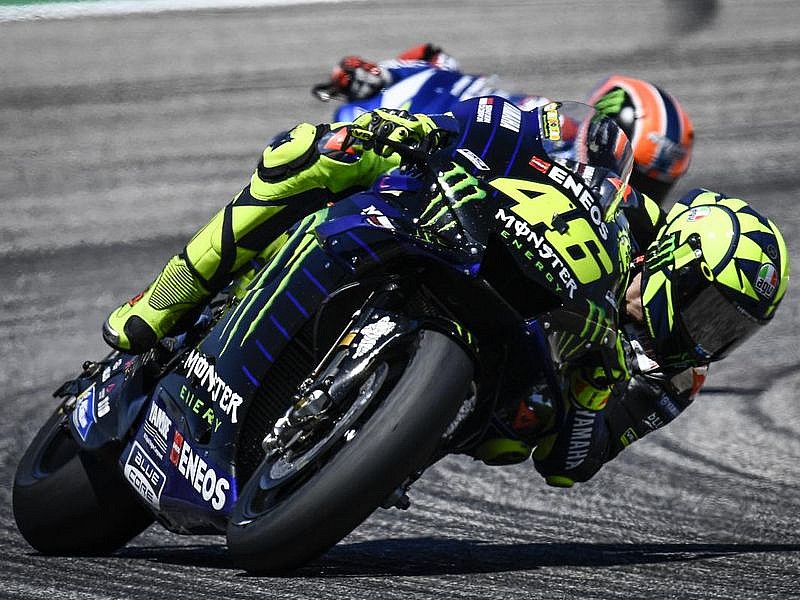 El italiano pide a Yamaha que no deje de mejorar la moto