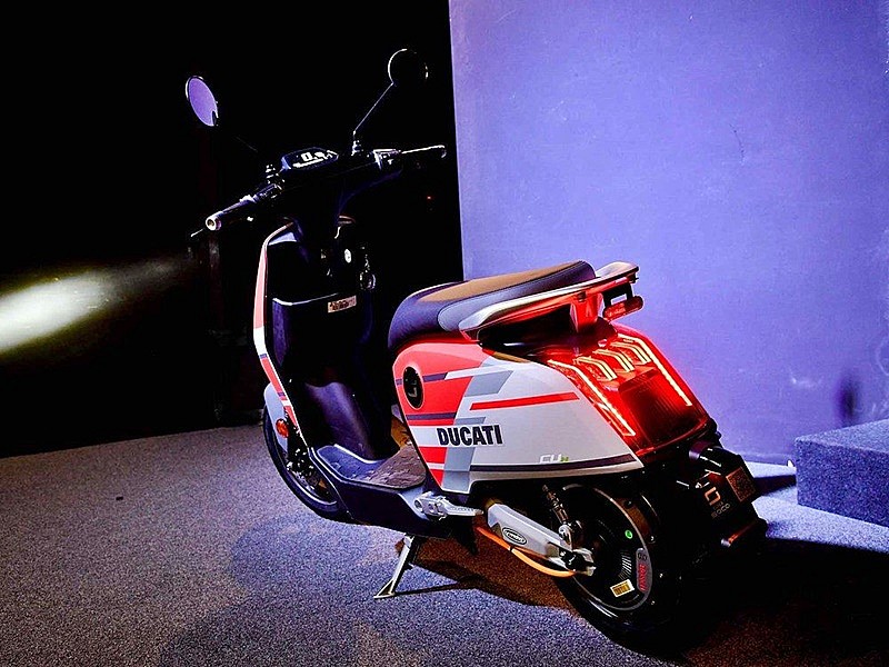 Super Soco CUx Ducati - trasera