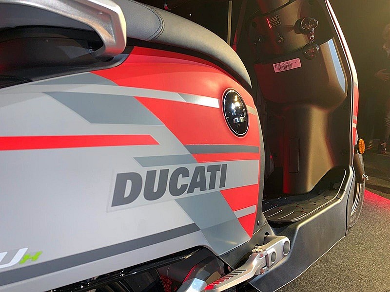 Super Soco CUx Ducati - detalle
