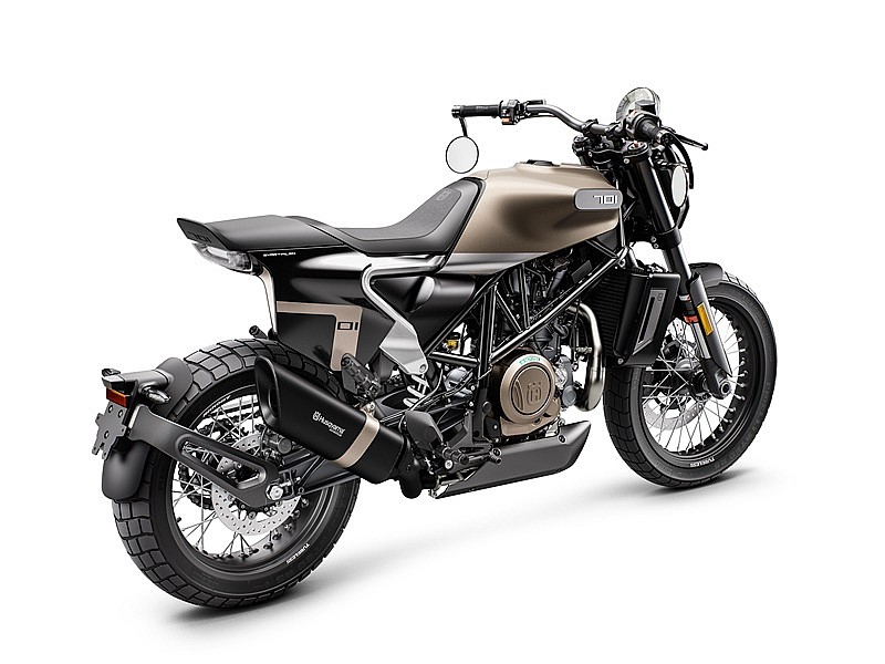 Svartpilen 701 Style - 3/4 tras der