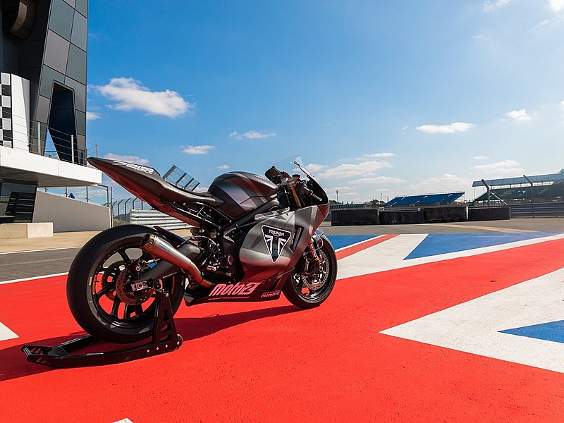 Triumph Moto2 - trasera