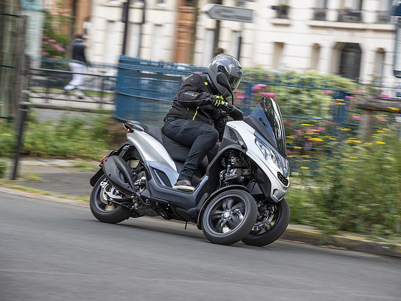 piaggio_mp3_300_hpe_2019_03
