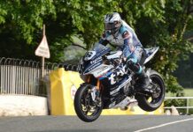 Michael Dunlop y su BMW S1000RR