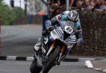 Micahel Dunlop vuela sobre su BMW S1000RR