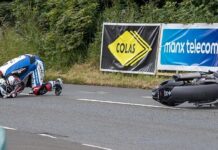 Michael Dunlop sufre una caida en el Southern 100