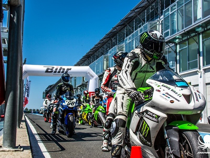 Bihr patrocina muchas de las competiciones de motos.