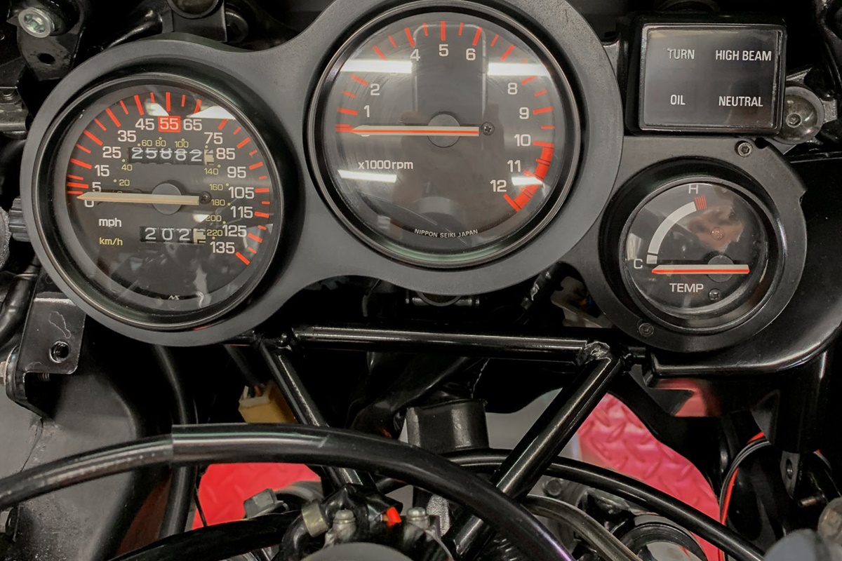 Yamaha RD500 de 1984 - instrumentación