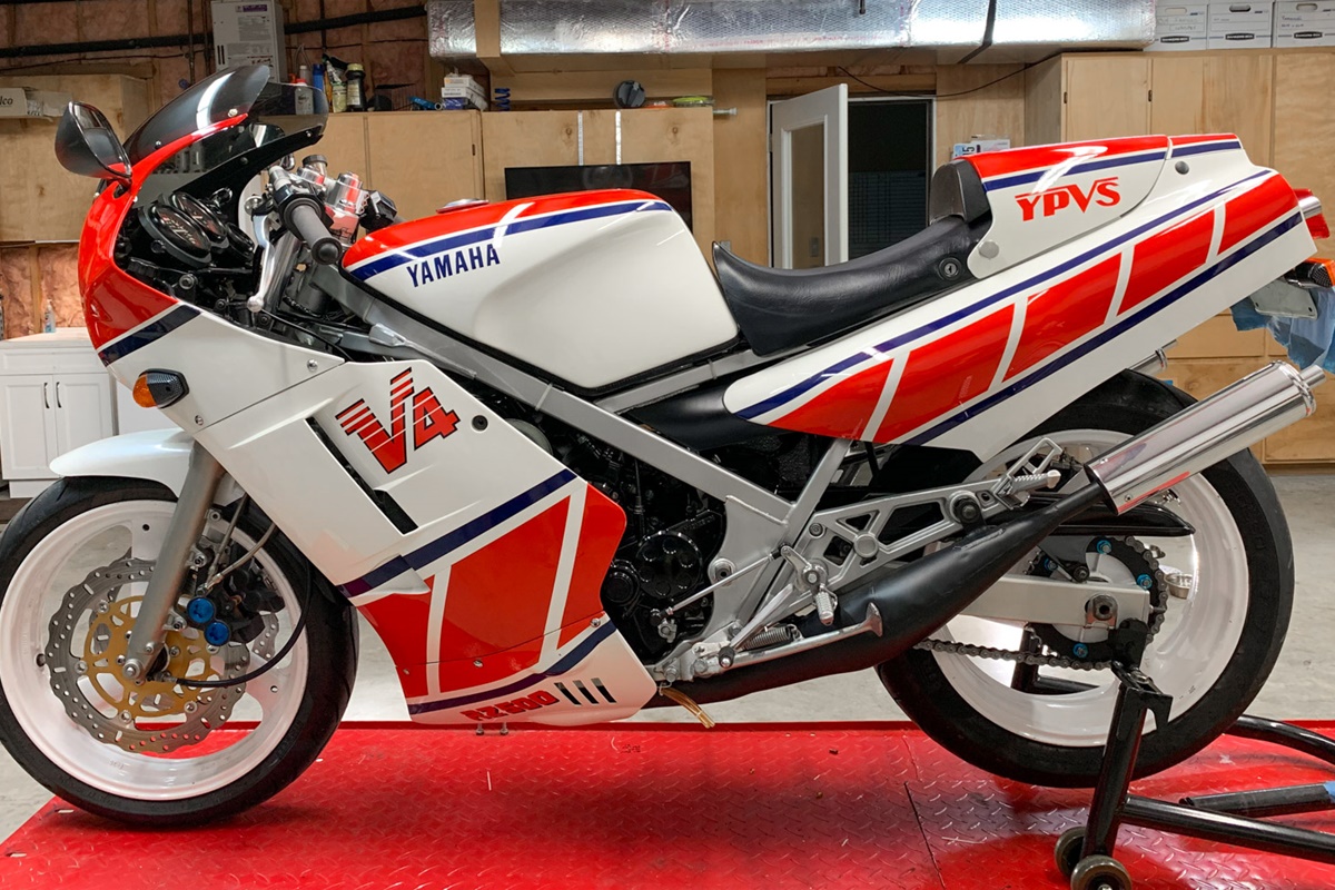 Yamaha RD500 de 1984 - lateral izquierdo