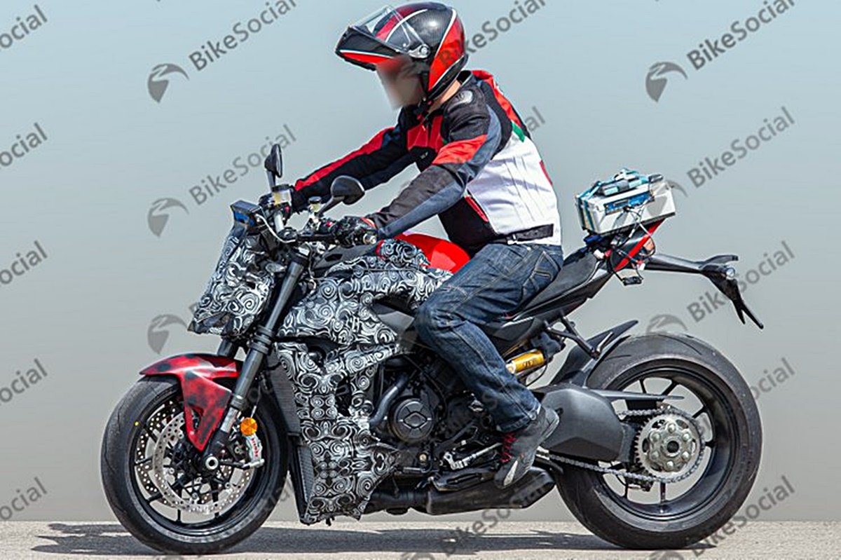 Ducati Streetfighter V4 2020 - Spied