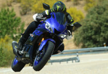 La Yamaha YZF-R3 2019 cuesta 5.849 €