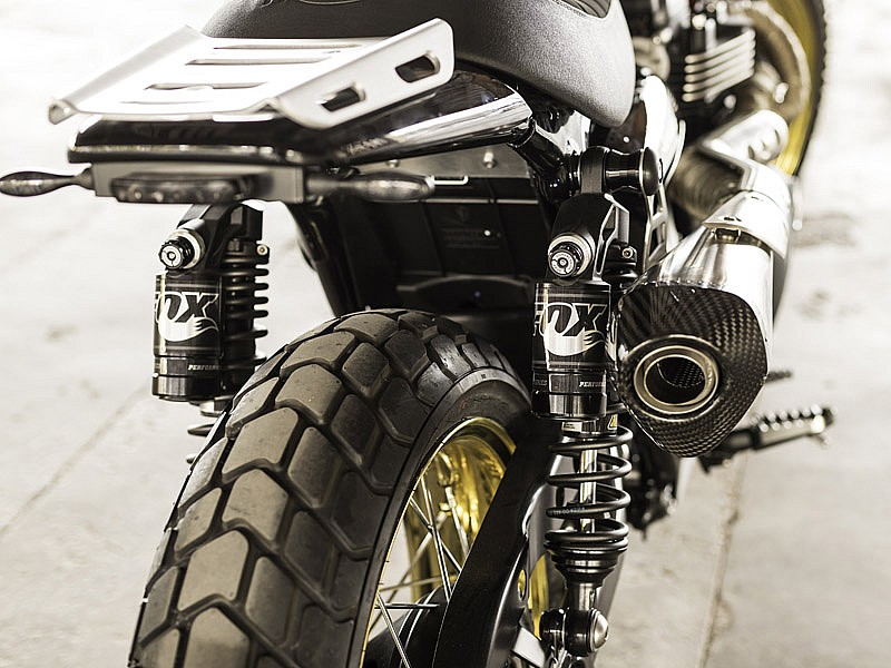 Amortiguadores FOX y escape Vance&Hines