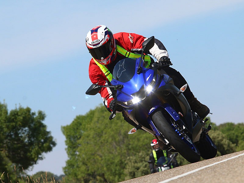 Ismael Campos con la Yamaha YZF-R125