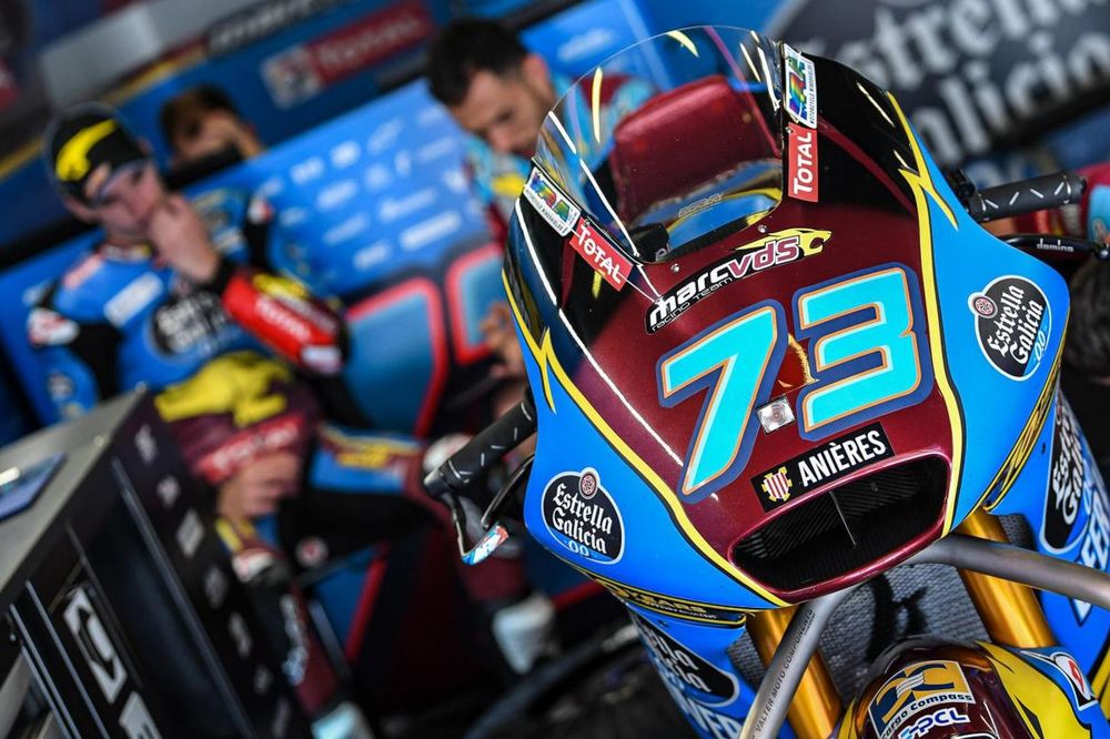 Álex Márquez en boxes