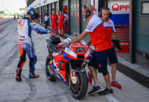 Bagnaia a punto de salir a pista en Misano