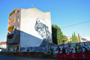 Mural homenaje a Ángel Nieto en La Bañeza