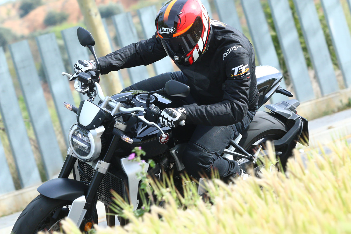 En acción con la Honda CB1000R+